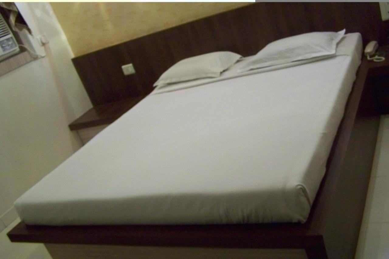 Embassy Hotel 苏拉特 外观 照片