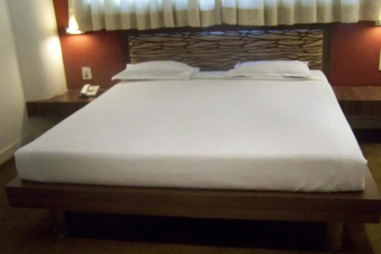 Embassy Hotel 苏拉特 外观 照片
